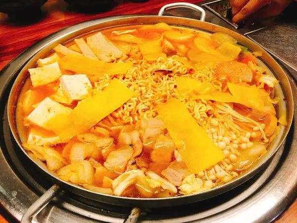 新竹/竹北光明商圈美食-【全州正味】韓式料理-起司部隊鍋好讚好大滿意 