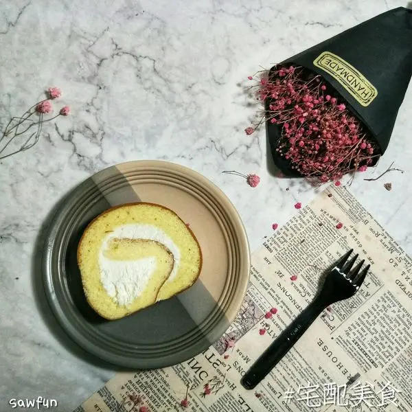 遇fun胃_糖村SUGAR&SPICE||宅配美食送到家||全台美食||幸福的一天從生乳捲開始 哈尼捲-蜂之戀就是你了 彌月禮也試用 下午茶來一片剛剛好