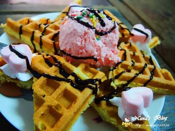 【彰化員林】冰淇淋鬆餅用銅板美食買的到？❤快樂ㄅㄨㄅㄨ鬆餅