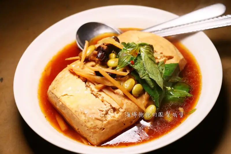 臭老闆現蒸臭豆腐｜2020米其林必比登美食，南機場夜市小吃，菜單價位(捷運小南門站)