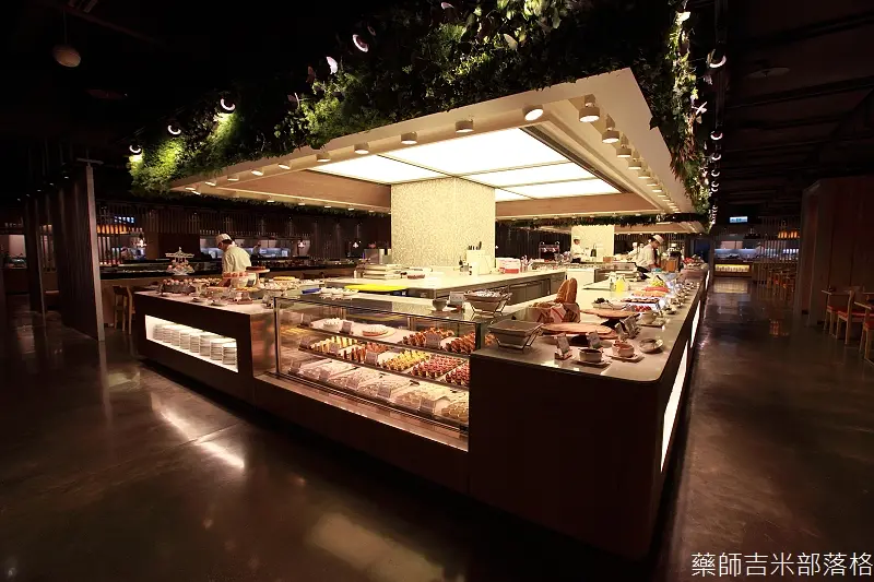 【台南美食】饗食天堂Buffet-台南西門店，菜色豐富好吃質感好，裝潢氣氛佳@新光三越小西門，交通方便好停車(文末贈餐卷)