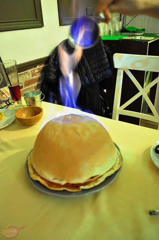 台中手扒海鮮吃到飽。Fidèle妃黛美式海鮮餐廳。週末限定波士頓龍蝦吃到飽套餐，高級豪華夠鮮夠特別。火焰披薩/板鉗蟹/波士頓龍蝦/深海大魷魚/石蟳（文末讀者贈禮）