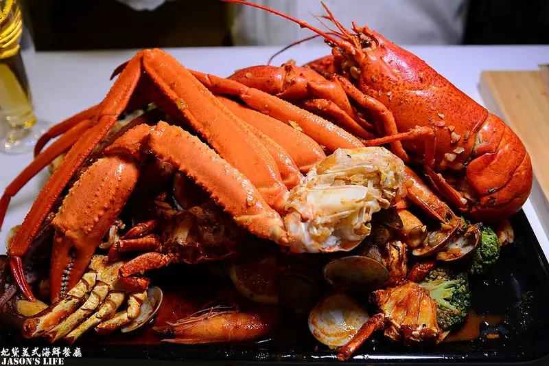 【台中│美食】冰果甜心新品牌New Open，美式風格餐廳賣著生猛海鮮，用雙手大把抓龍蝦大嗑一頓吧。妃黛美式海鮮餐廳