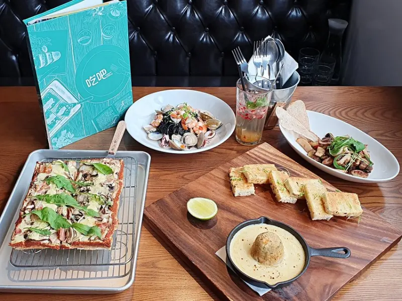 【西門町美食】台北 西門町意舍酒店「吃吧chiba」~ 巔覆傳統飯店華麗餐飲，加入街頭藝人隨性風格，創造出隨性、自在、慵懶 的用餐空間