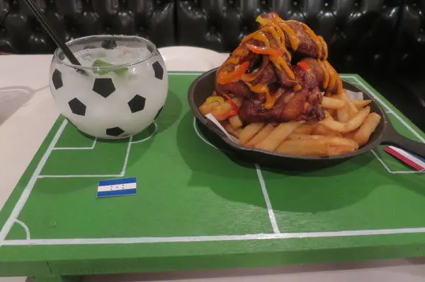 20180622@台北意舍酒店吃吧 工業風餐廳聚餐好歡樂(附世足套餐菜單)