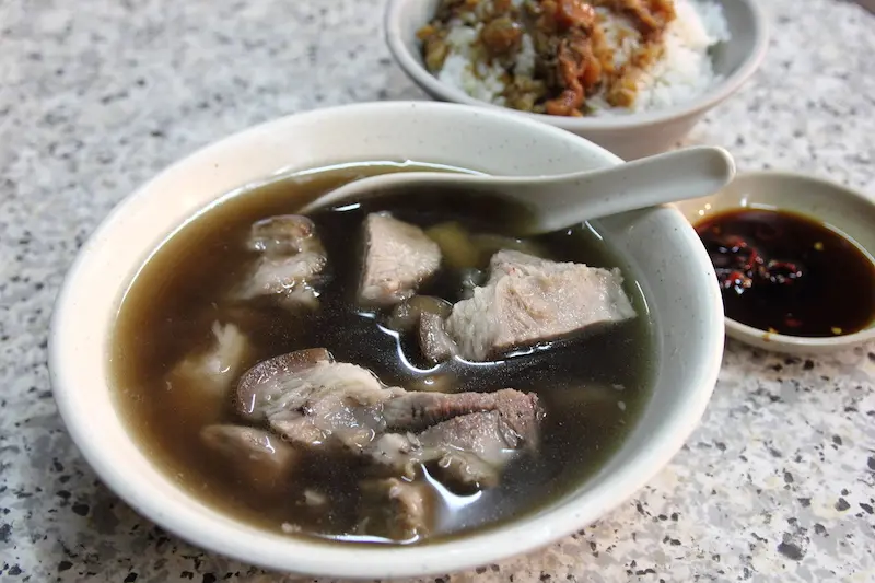 [食記] 台北 重慶30年老店當歸豬腳