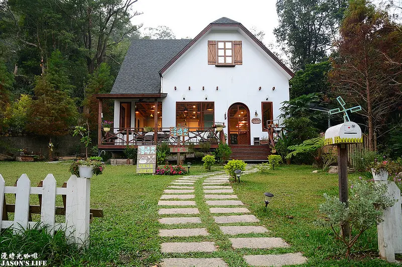 【苗栗│美食】三義下午茶，跨過鐵軌來到歐洲鄉村人家，漫活度過悠閒時光。漫時光咖啡