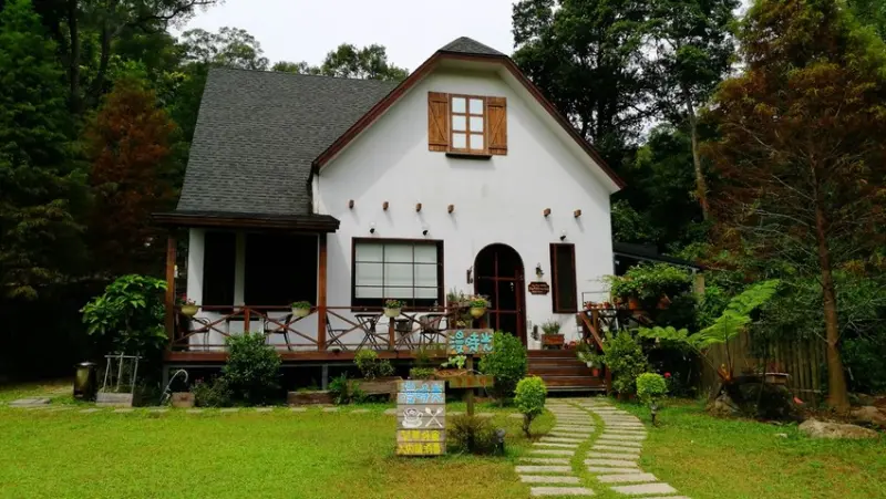 ※寵物友善餐廳※三義夢幻小屋~漫時光咖啡★小精靈胡扯蛋★2017.10.9