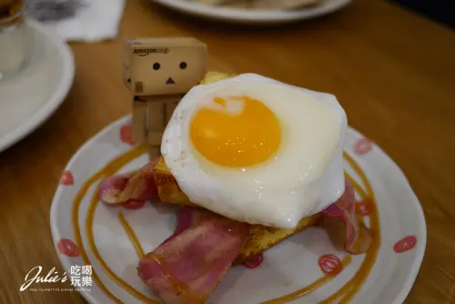 中山站、赤峰街●早午餐、蛋糕甜點●Miss V Bakery Cafe(肉桂捲真迷人！)