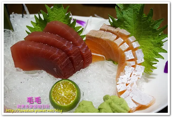 邀約。【笑居樂食】CP值破表的超讚日式居食屋，生魚片新鮮到會發亮 ★ 不用300元，不收服務費，午餐套餐吃飽飽(文末有優惠)