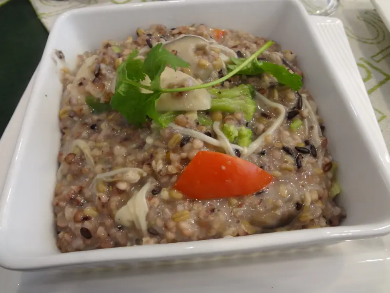 1011221[禮官三小愛台灣]3號咖啡創意蔬食非常好吃的五穀飯料理