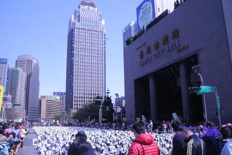 1600貓熊世界之旅-台北~紙貓熊萌翻模樣超療癒！2/28~3/9在市府