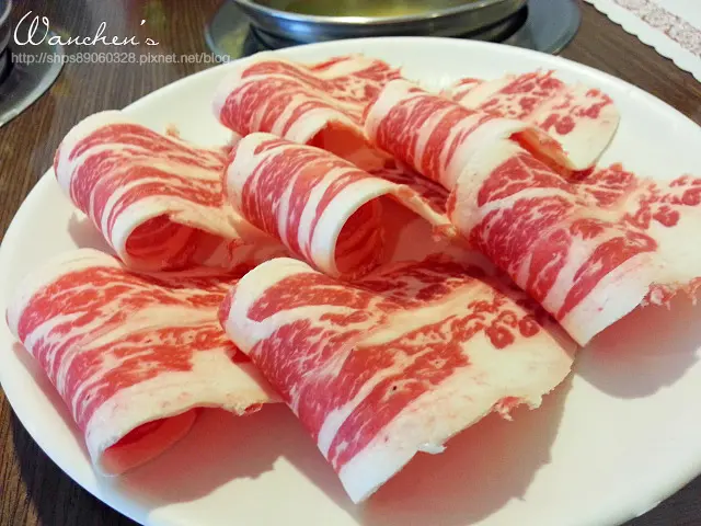 [食記] 京華涮涮鍋 精華湯頭CP值超高的台北火鍋 好吃大推薦 近京華城