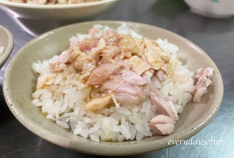 嘉義食記∥阿樓師火雞肉飯∣晚餐宵夜場雞肉飯推薦，便宜好吃的平民排隊美食！