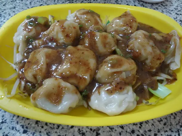 1011208[禮官三小愛台灣]高雄三多夜市山東手工水餃專賣店多樣化選擇的水餃魔鬼細節在醬料