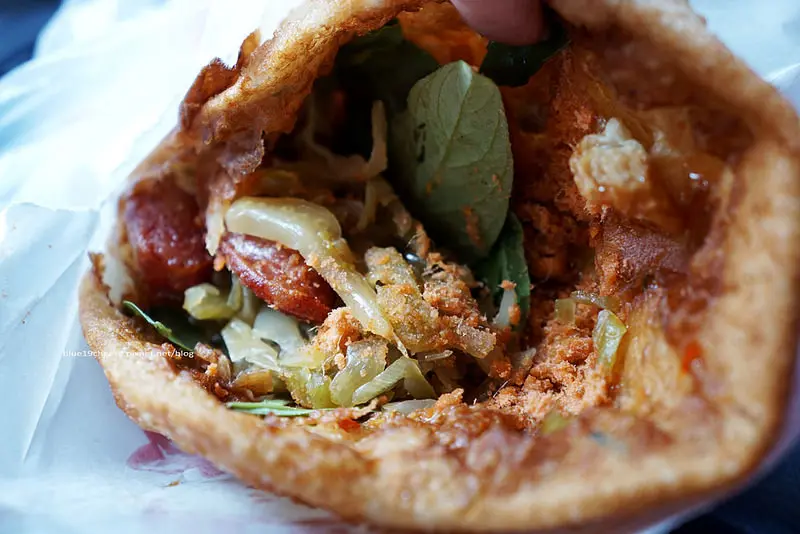 【台中西區小吃】超三代蔥油餅 - 不加蛋請先告知.滿滿料好滿足.勤美誠品旁騎樓發財車.假日想吃就乖乖排隊囉