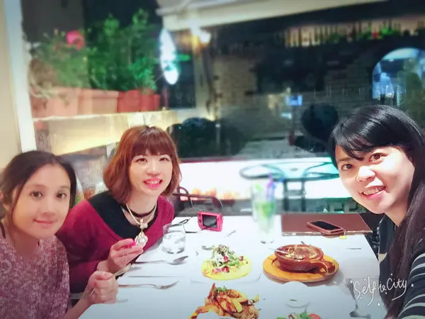 【義大利餐廳/民生東路美食/閨蜜好友聚餐推薦】蝸牛義大利餐廳(民生店)~麻油老薑鴨肉細扁麵~有著濃濃台灣懷舊口味一定要來吃吃看喔!