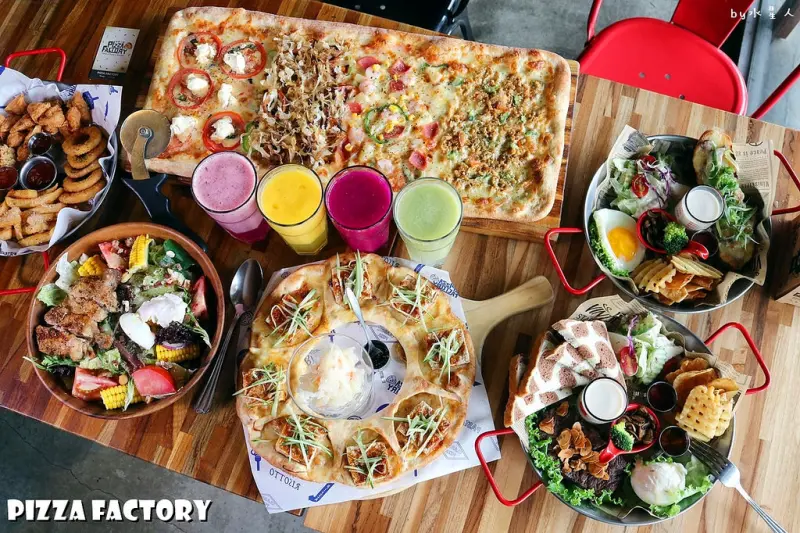 披薩工廠公益店｜價格親民份量多，超狂臭豆腐披薩登場，創意口味無極限