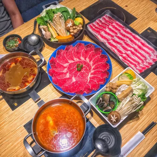 鬼椒一番鍋 (板橋二代店)｜平價個人特色湯底小火鍋 新鮮濃郁番茄鍋熬製3小時上桌！