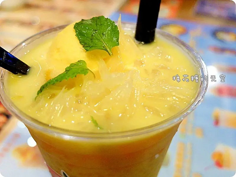 《台北吃冰》中山站冰品推薦Superstars Mango～道地楊枝甘露不用飛香港啦！芒果、西柚、西米露～還加了秘密武器！冰火菠蘿這次夾滿滿芒果冰淇淋超過癮～