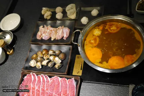 台北東區宵夜●珍湯火鍋-港式火鍋，番茄牛尾湯超讚！