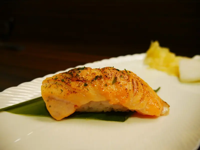 【Angelas日嚐】刀工細膩俐落的日式食堂，永和美食推薦，永和無菜單日本料理，秀朗國小周邊美食【櫻壽司】