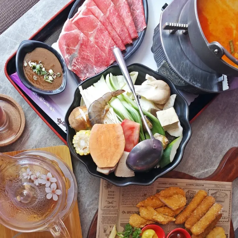 【好食分享】中壢古月新城複合式餐廳推薦,包廂座位,親子友善,火鍋,義大利麵,炸物,鬆餅下午茶