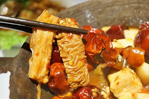 【新竹美食】1010湘(SOGO站前店)-香與辣的交響盛宴(湖南菜美食-瓦城集團)--踢小米食記