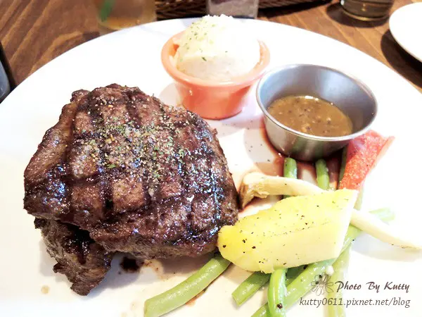 ∥新竹美食∥STANLEYs STEAKHOUSE 史坦利美式牛排。C/P值不賴的ㄧ家店