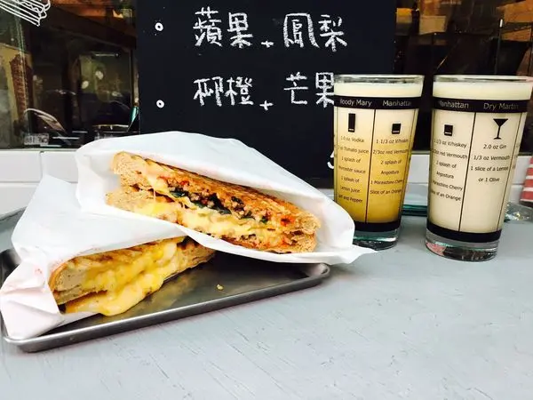 捷運松江南京站 ✿ Cocorico輕食吧 ✿ 超飽足的現烤帕尼尼配上新鮮現榨果汁! 開啟美好的健康早晨~