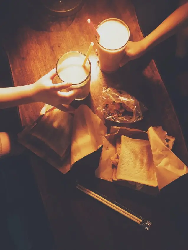 【新竹】「滿美吐司部．夜貓子限定，低調老宅裡飄香的肉排蛋吐司（沙茶九層塔蛋餅/豆漿紅茶/銅板美食/不限時座位）」