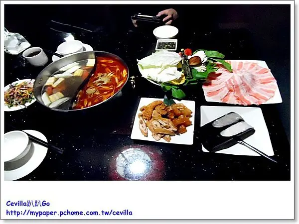 初嚐溫體牛的鮮嫰美味《樂道》養生麻辣鍋~中和店