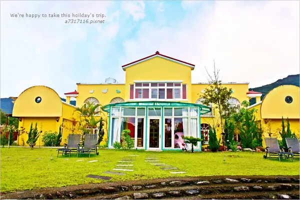 花蓮 | 瑞穗 -【民宿】依比鴨鴨水岸會館~歐式童話建築.餵魚.泡湯親子民宿