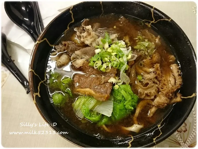 新竹美食│御噂醇汁牛肉麵♥一碗四種口感～超牛的滿漢牛肉麵*