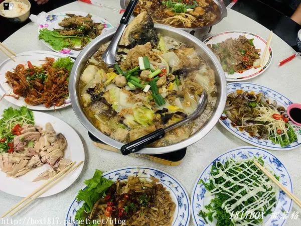 【嘉義。大埔】超霸氣臉盆砂鍋魚頭。大立餐飲部。大埔水庫超夯美食