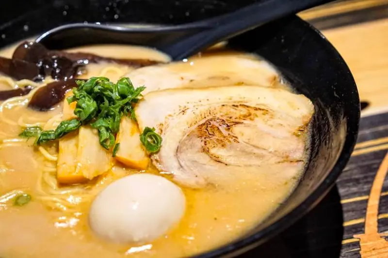 【台中 麵屋虎徹。武士風格麵屋／大食怪最愛免費續麵／逢甲人氣日式拉麵】西屯店