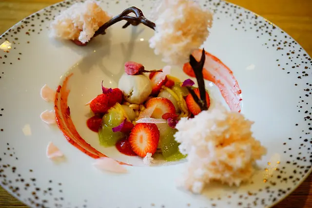 台中美食~Choux Choux Atelier 舒舒法式手作坊 賀樂沐法式餐廳三度榮獲亞洲50最佳餐廳 同享全品項88折 盤飾甜點職人平塚牧人的日和山之櫻 唯美浪漫