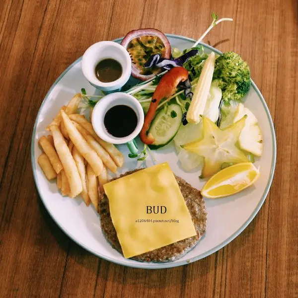 食。台中大里平價而且還有餐前餐後飲料早午餐。奇米鄉村廚房