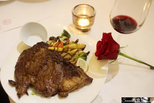 台中西屯牛排|菲菲花園義式餐廳餐點用心美味、環境氣氛也相當美好是聚餐約會首選 