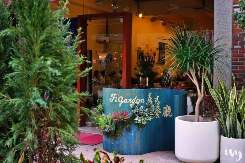 台中西屯牛排義式聚餐約會餐廳，高雅氛圍，餐點精緻可口，情人節必選餐廳！