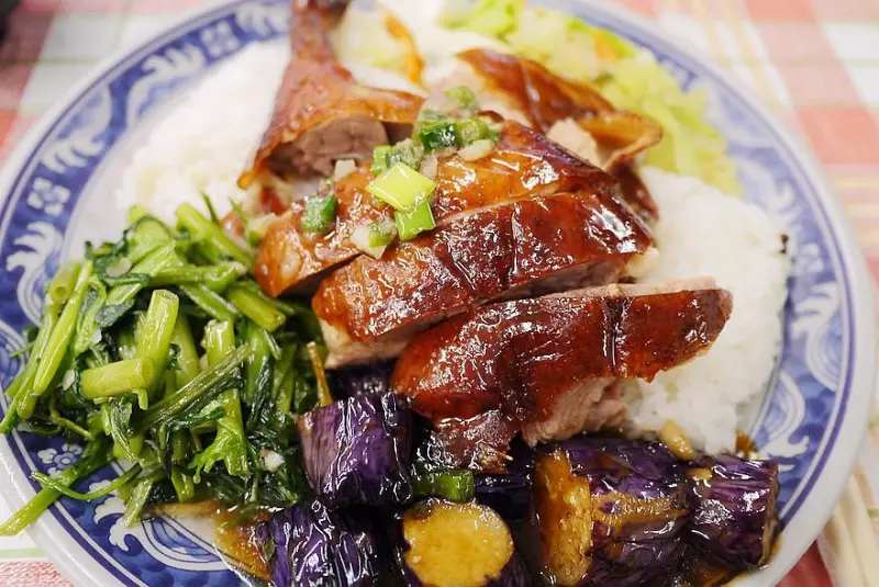 【新北】板橋 福記燒臘 晚來就吃不到的銷魂鴨腿飯‧隱藏版叉燒炒飯必點♥♥♥(食尚玩家推薦)