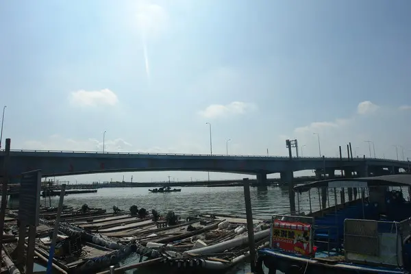 嘉義布袋漁港 潮間帶休閒--真正愛台灣生態文青之旅        
      