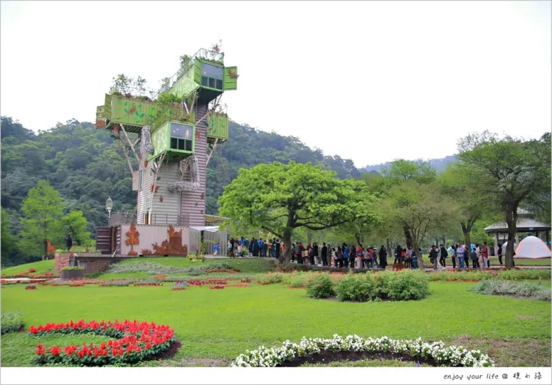 [宜蘭] 2014 綠色博覽會：看見土地新價值！場地相當大，走玩一整天都沒問題。驚見大樹公寓，吃到好吃三星蔥餅！