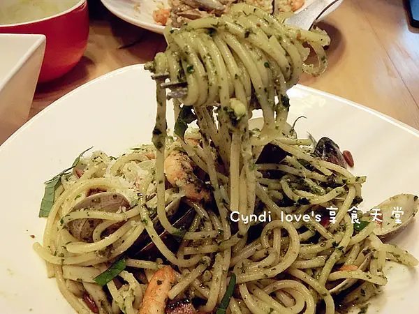 美食▶台中西屯區│The Baker。來自花蓮的美味出現在逢甲商圈啦，早午餐下午茶朋友家人聚餐好選擇!!!﹝逢甲夜市周邊美食、平價義大利麵﹞