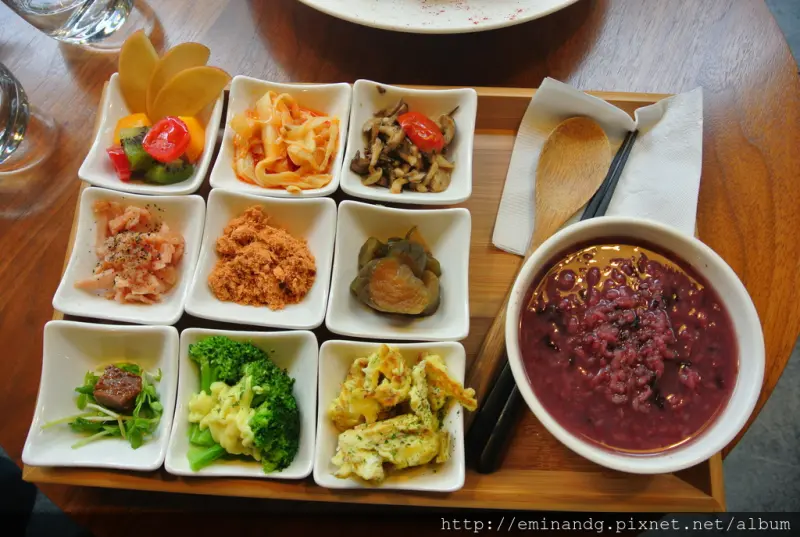 [口碑卷]台中 北區。友。好食-韓系咖啡廳裝潢 餐點尚有進步空間