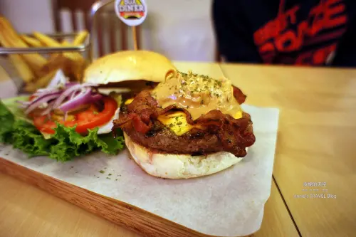 [板橋  巴克斯美式小館] 充滿童趣的美式空間  炸物 漢堡 義大利麵 樣樣經典 