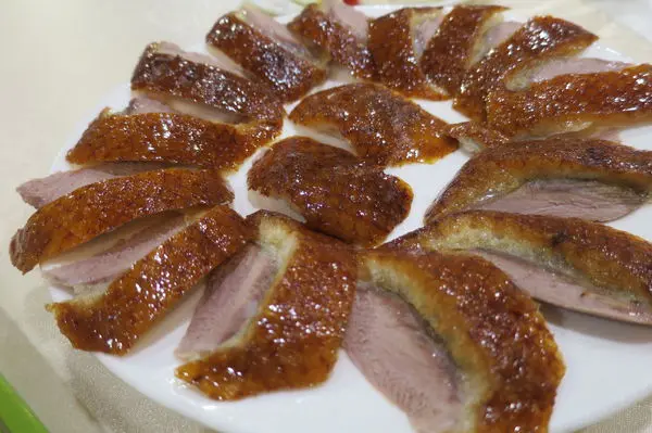 20170420@台北龍都酒樓二訪 烤鴨美味沒話說 乳豬拼盤也讚