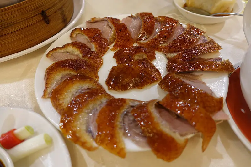 (胖樺食記)捷運中山站林森北路「龍都酒樓」/廣式片皮鴨超推薦/港式小點臘味桌菜/六條通