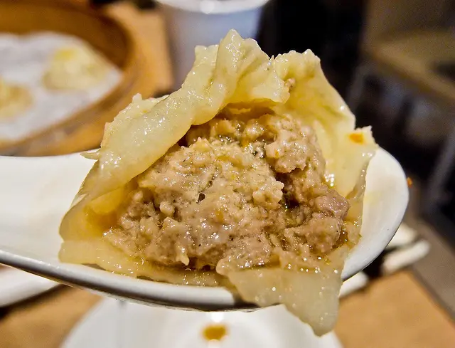 台北  濟南鮮　湯包