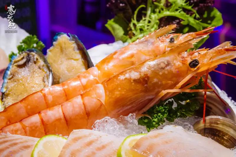 【中肯‧食記】Shabu Lounge 浪奇時尚鍋物‧捷運忠孝復興站｜時尚精品涮涮鍋‧龍蝦雙人套餐兩千有找！